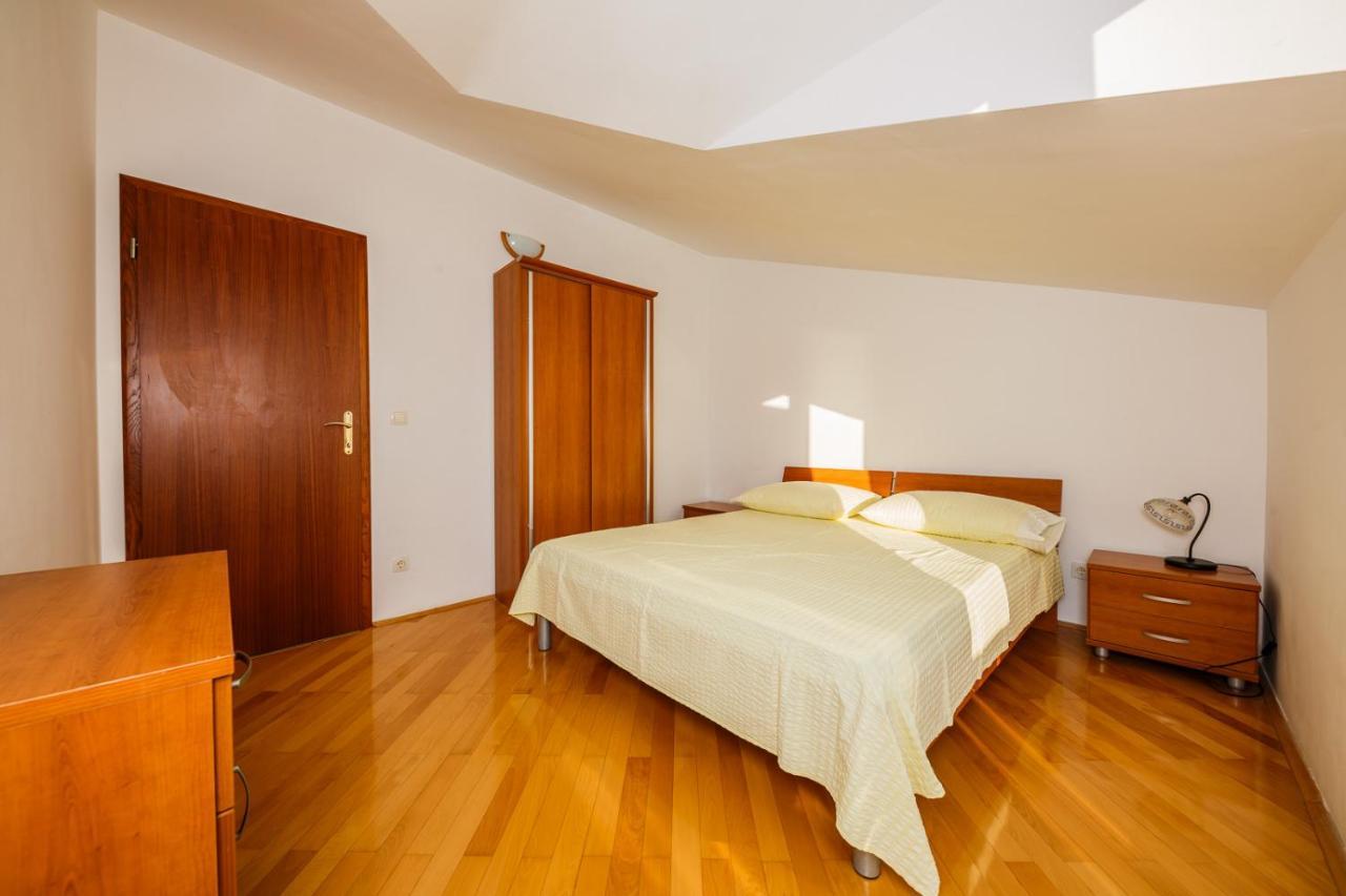Apartamenty Z Basenem Ilja Rogoznica (Sibenik-Knin) Exteriör bild