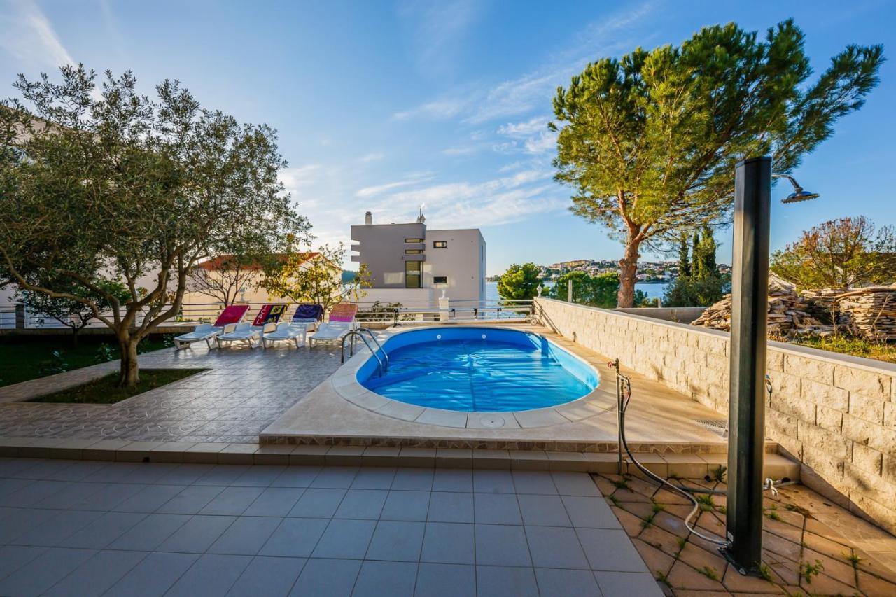 Apartamenty Z Basenem Ilja Rogoznica (Sibenik-Knin) Exteriör bild