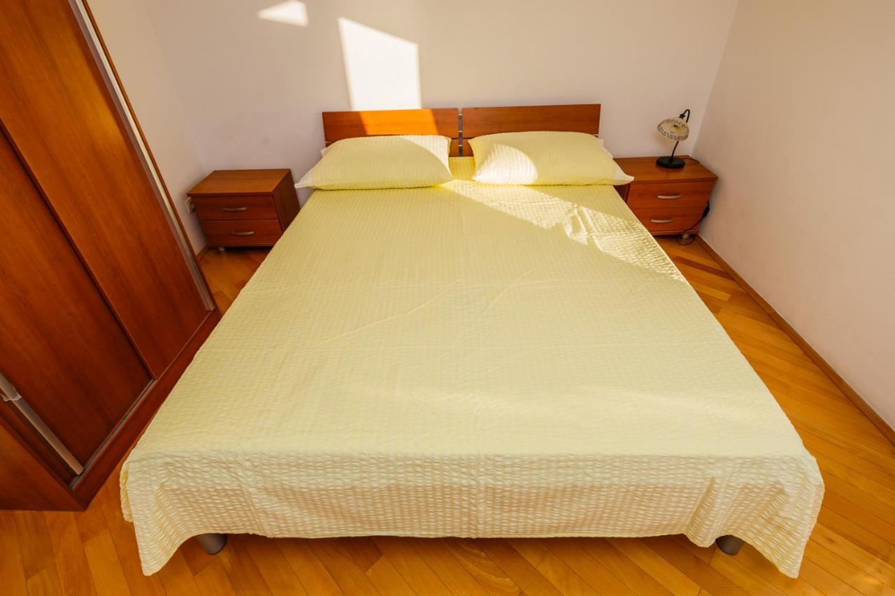 Apartamenty Z Basenem Ilja Rogoznica (Sibenik-Knin) Exteriör bild