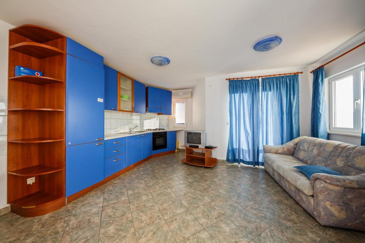 Apartamenty Z Basenem Ilja Rogoznica (Sibenik-Knin) Exteriör bild