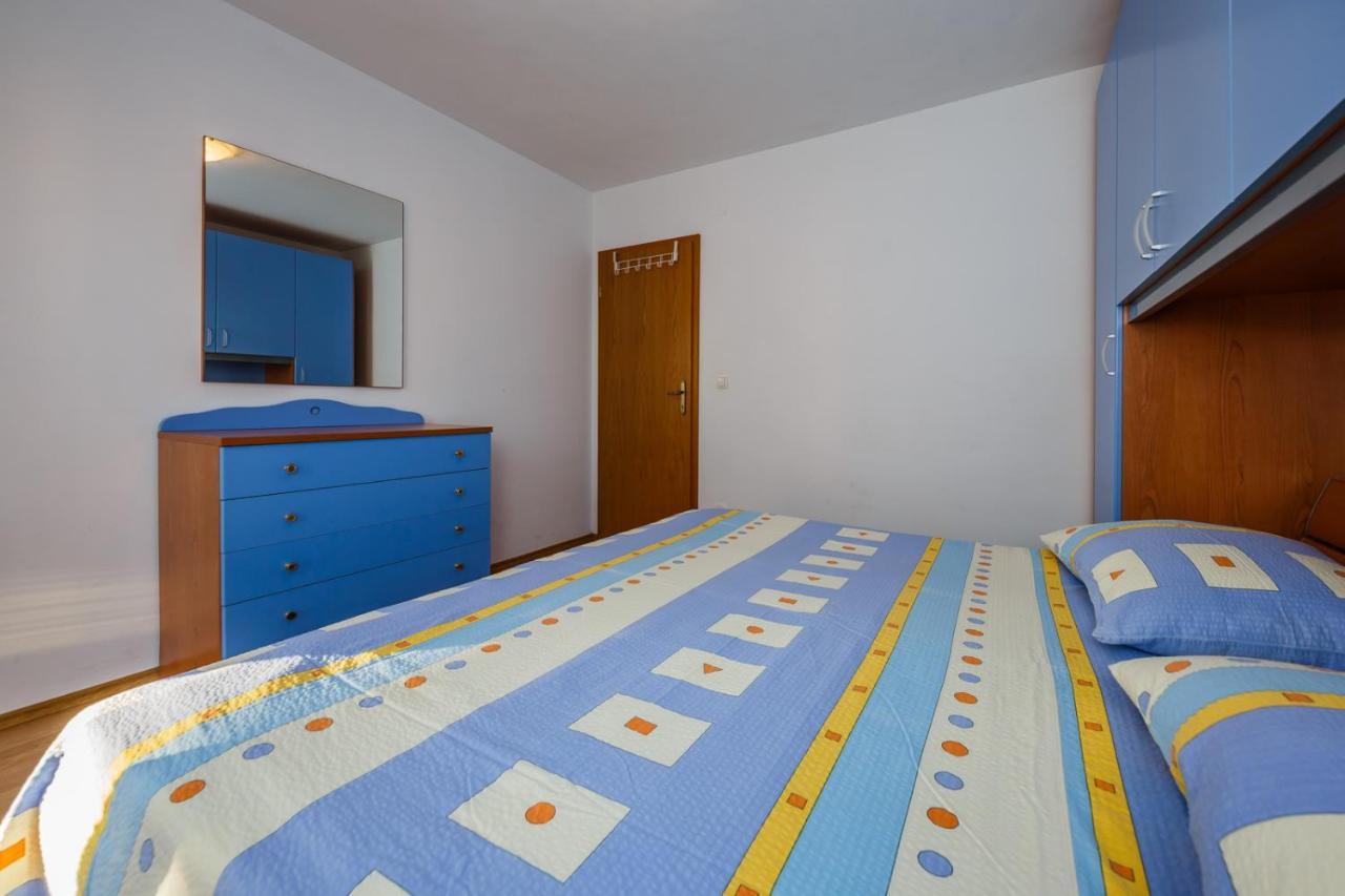 Apartamenty Z Basenem Ilja Rogoznica (Sibenik-Knin) Exteriör bild