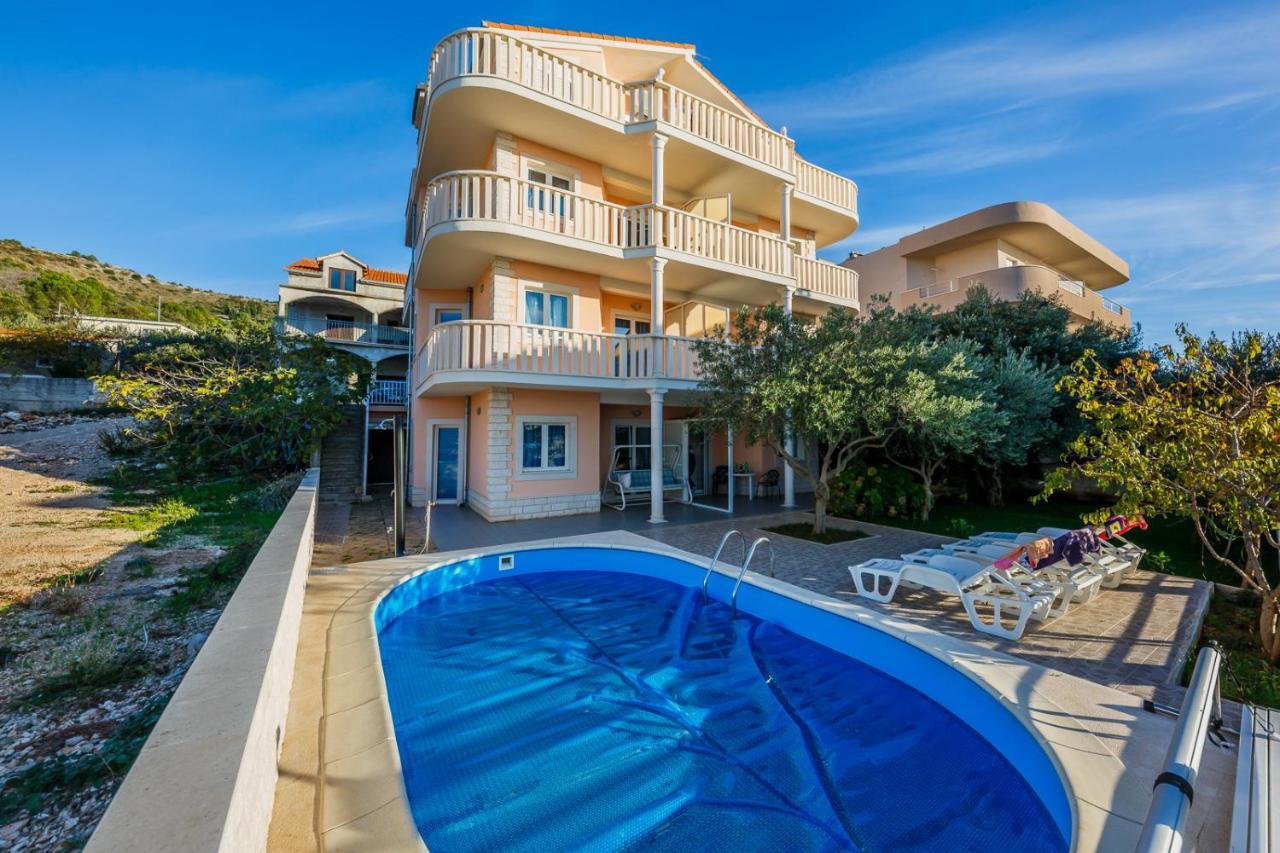 Apartamenty Z Basenem Ilja Rogoznica (Sibenik-Knin) Exteriör bild