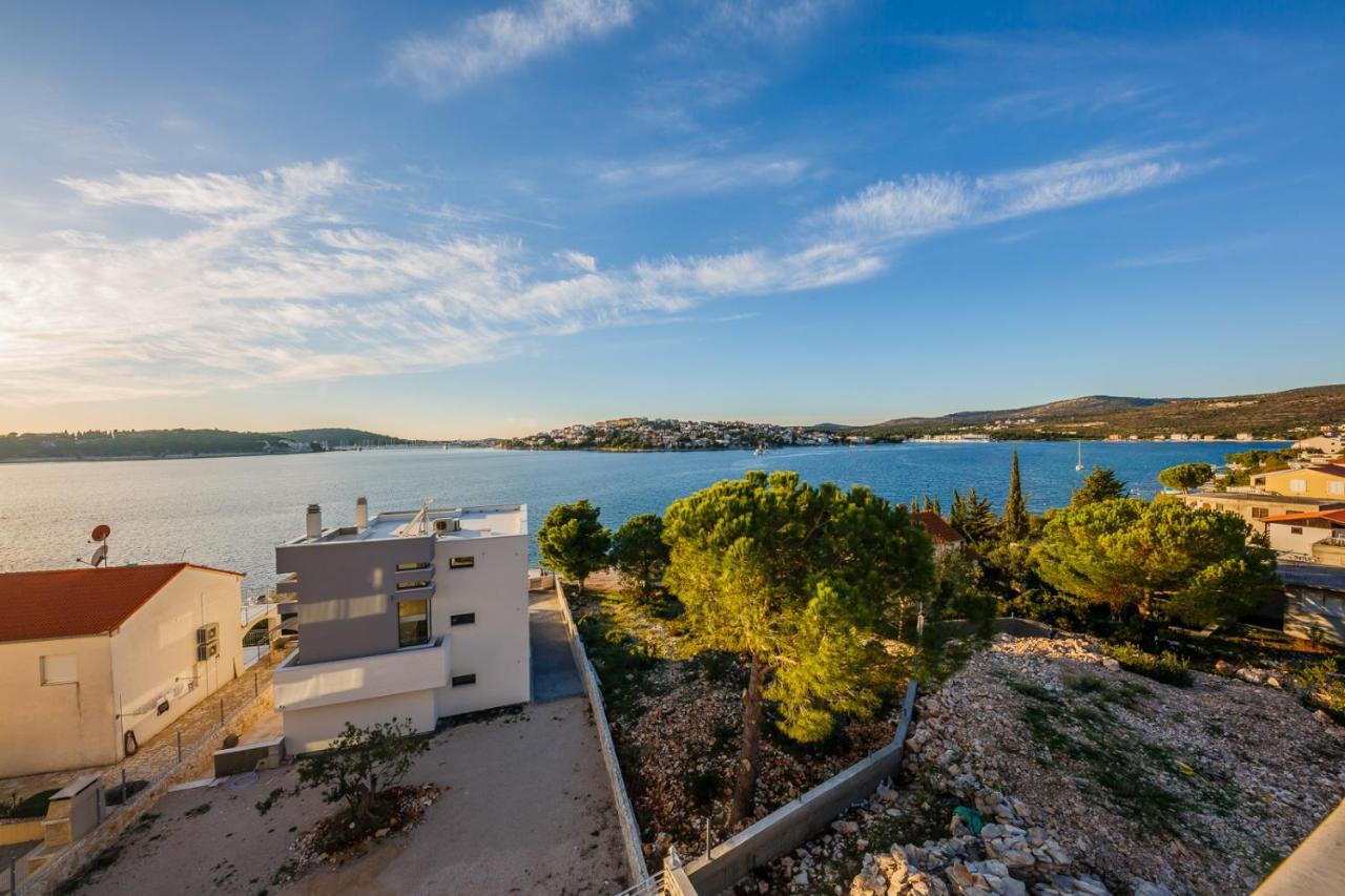 Apartamenty Z Basenem Ilja Rogoznica (Sibenik-Knin) Exteriör bild