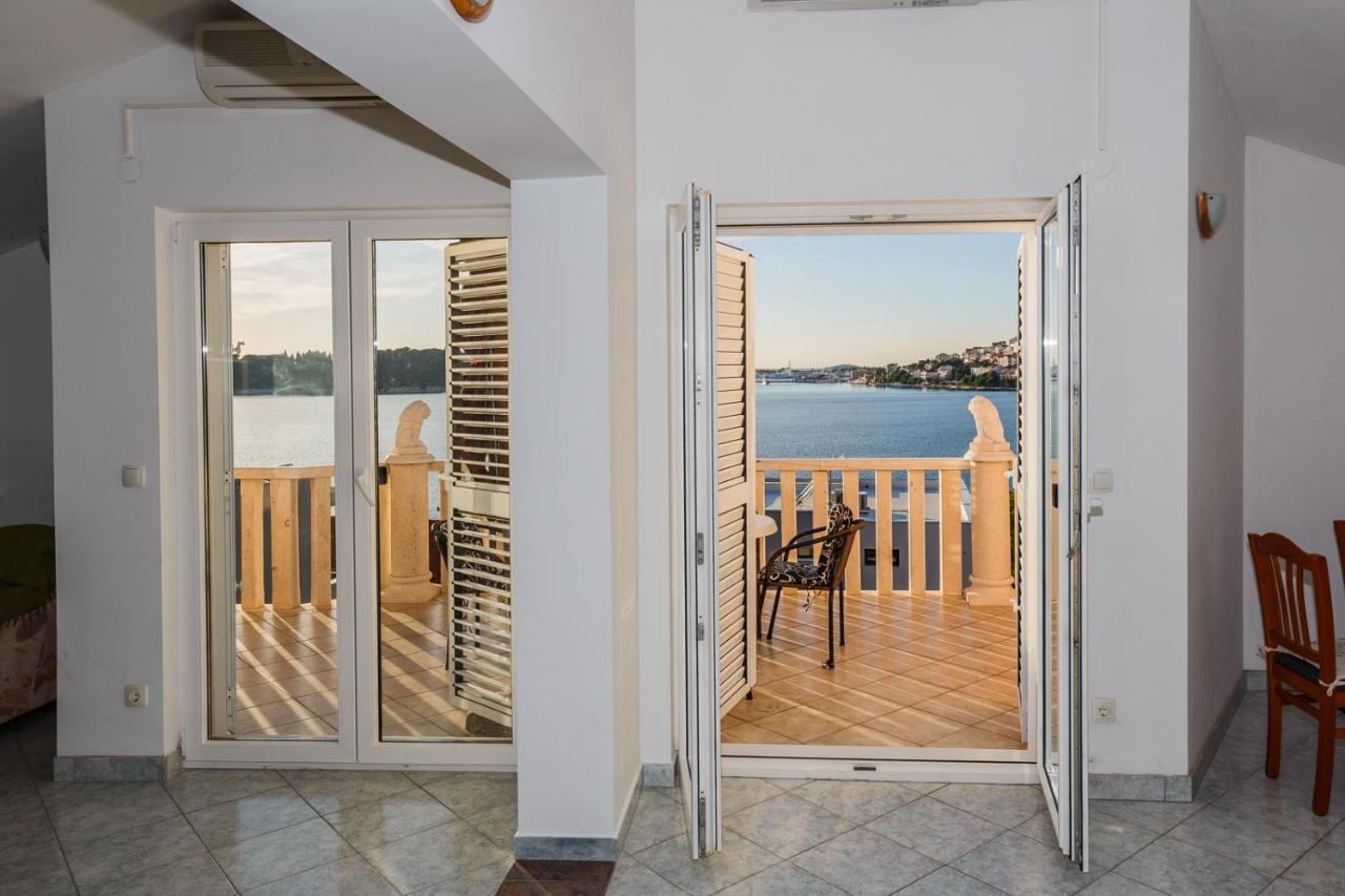 Apartamenty Z Basenem Ilja Rogoznica (Sibenik-Knin) Exteriör bild